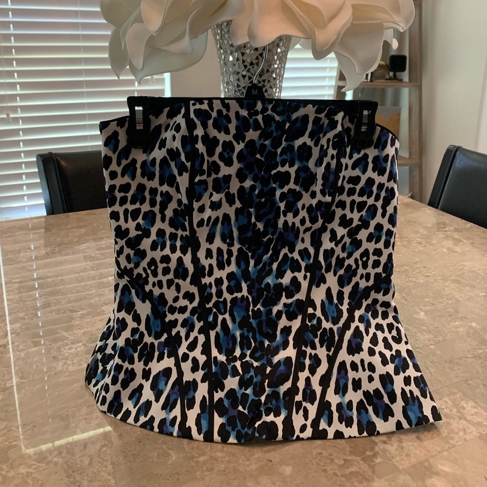 WHBM blue and black print bustier in EXCELLENT condition! Size 6